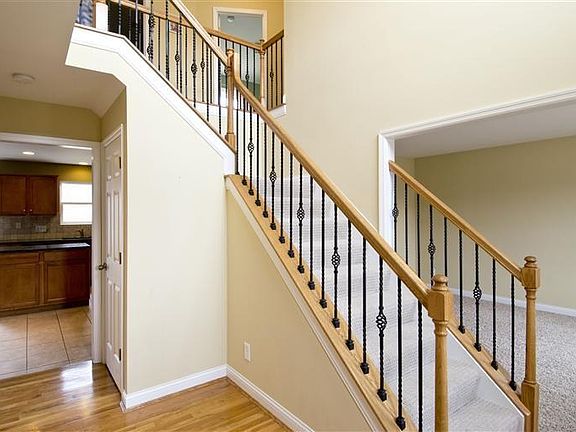 2nd image of 7894 Seabury Ct