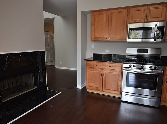 5th image of 366 Town Place Cir