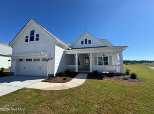 125 E Singing Ave, Hampstead, NC 28443