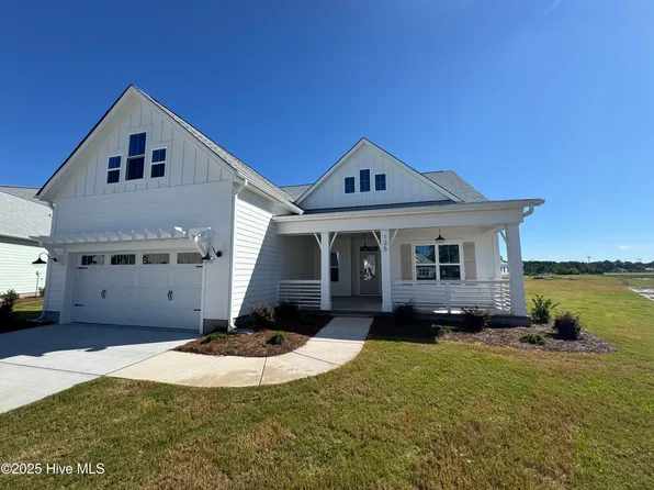 125 E Singing Avenue, Hampstead, NC 28443