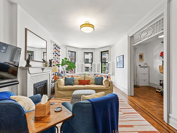 4th image of 340 Fenimore St