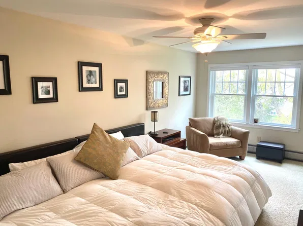 43 Eastman Farm Rd, Burlington, VT 05408