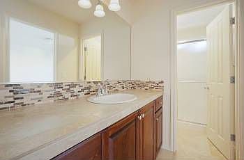 3rd image of 29185 Bergen Ln