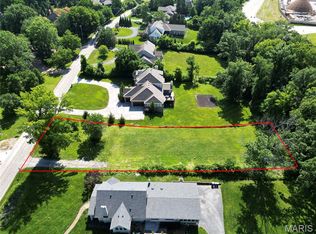 12040 Conway Rd, Saint Louis, MO 63131