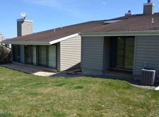 53 Overlook Dr #1705, Clinton, NJ 08809