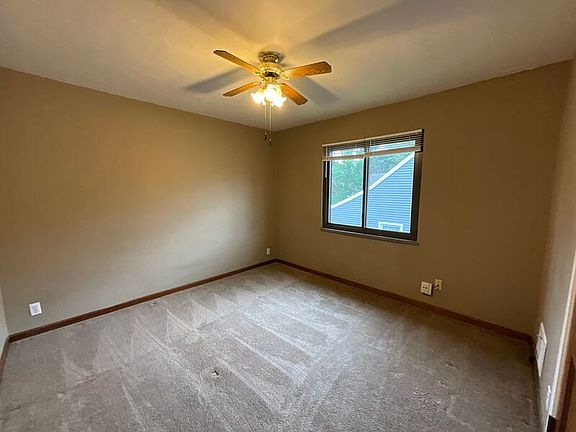 4th image of 245 Aberdeen Ave #2