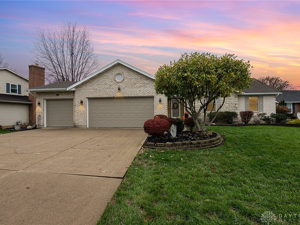 1st image of 923 Golden Meadows Ct