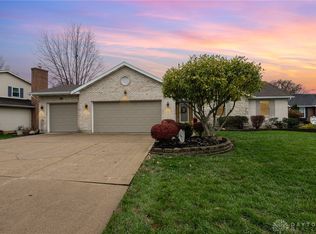 923 Golden Meadows Ct, Trenton, OH