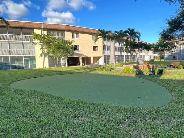 300 Village Green Circle S #217, Palm Springs, FL 33461