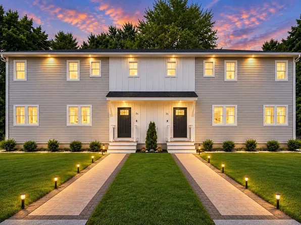 35 Neillian Way #35A, Bedford, MA 01730