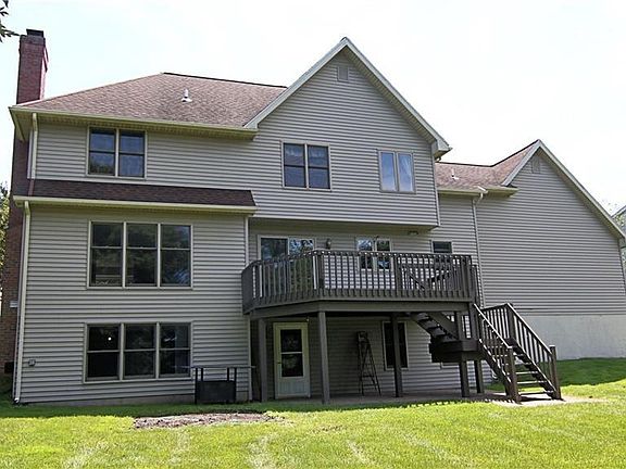 3rd image of 64 Saint Andrews Blvd