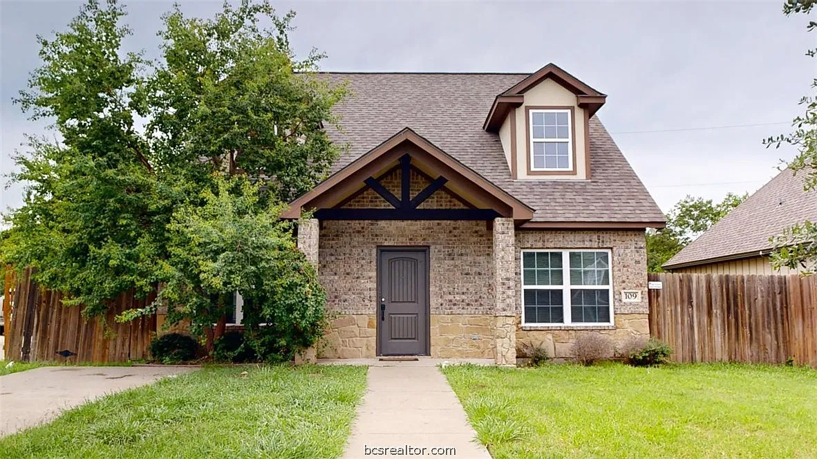 5 bed, 4.5 bath, 1838 sqft, $3,500 — Photo 1