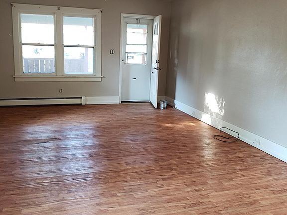 5th image of 612 E Jackson Ave