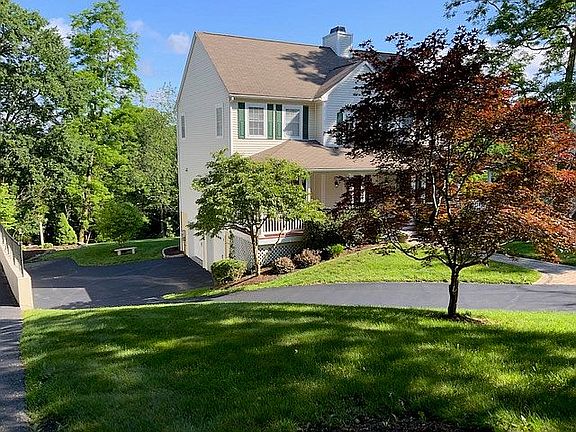 2nd image of 105 Scenic Dr W