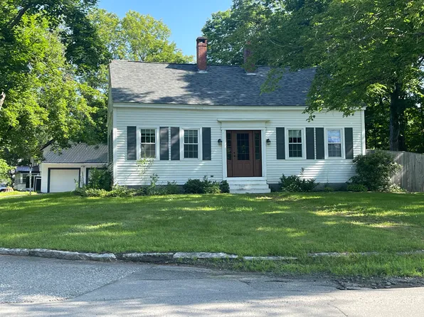 102 Lincoln Street, Dover-Foxcroft, ME 04426