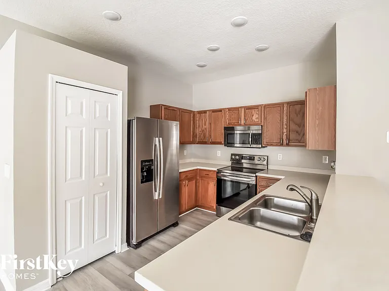 722 Parsons Pointe St — Photo 6