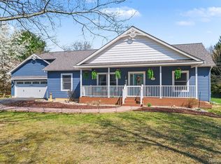 895 E Wardlow Rd, Highland, MI 48356