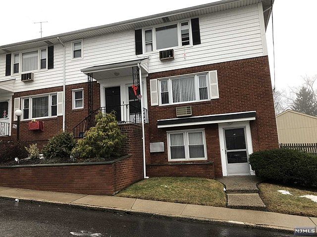 1st image of 566 Sollas Ct APT 1