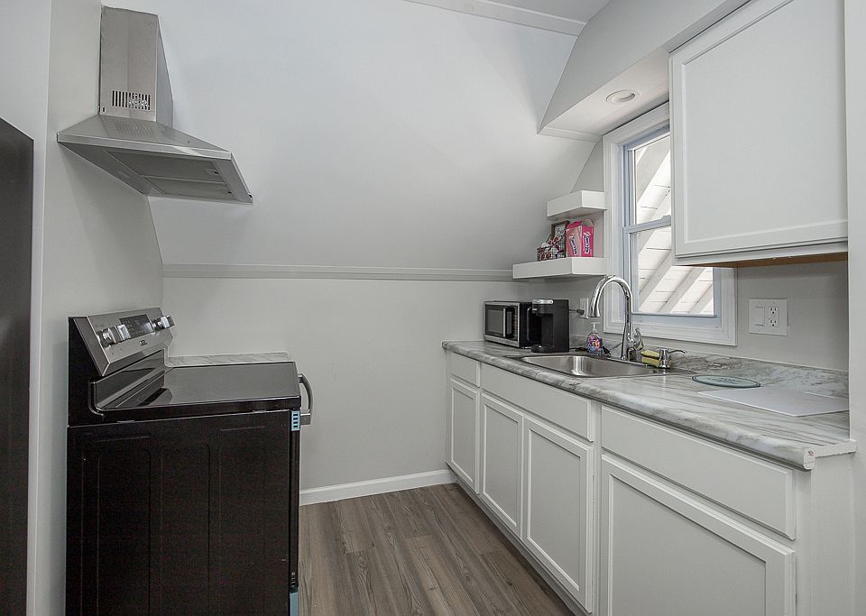 1st image of 3721 W 22nd Pl #1