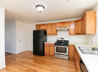 19 Oakwood St #19, Hyde Park, MA 02136