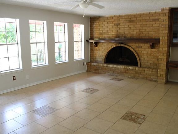3rd image of 404 Lakewood Dr