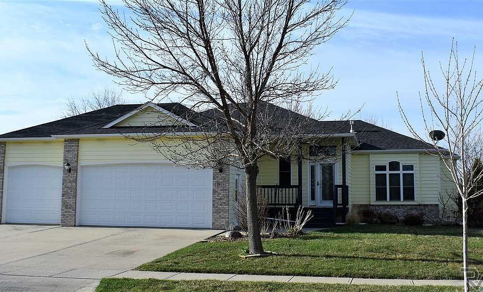 1st image of 2819 W Auburn Hills St