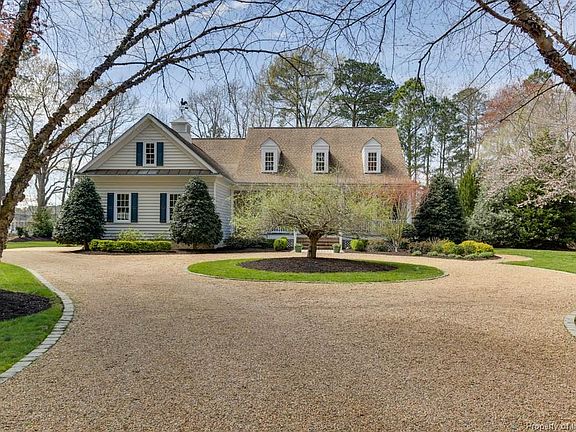 2nd image of 200 Kings Grant Dr