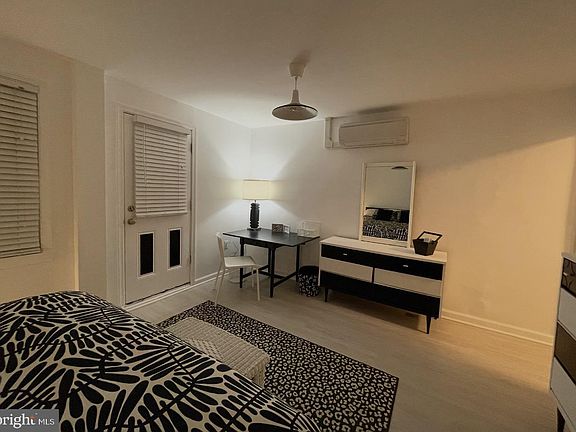 5th image of 625 Umbra St