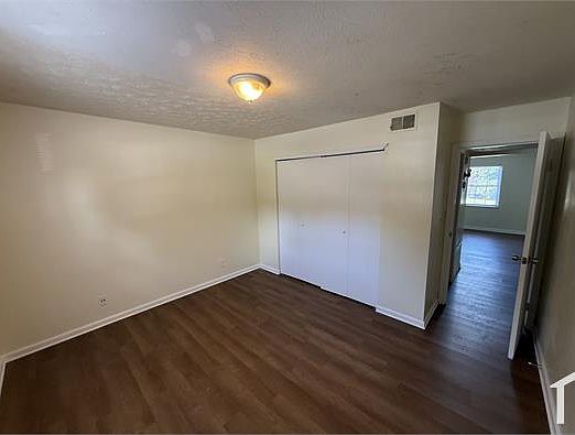 5th image of 3220 Fordhaven Rd APT 1