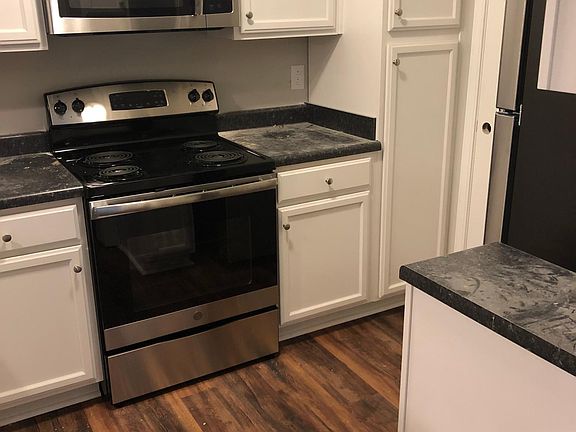 5th image of 448 Deerwood St #E