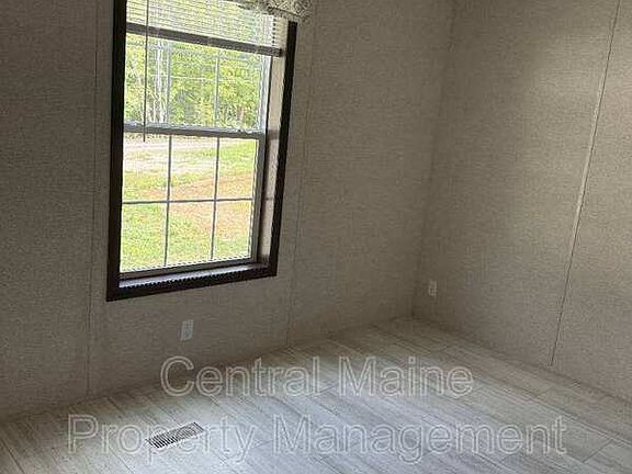 5th image of 17 Austin Dr