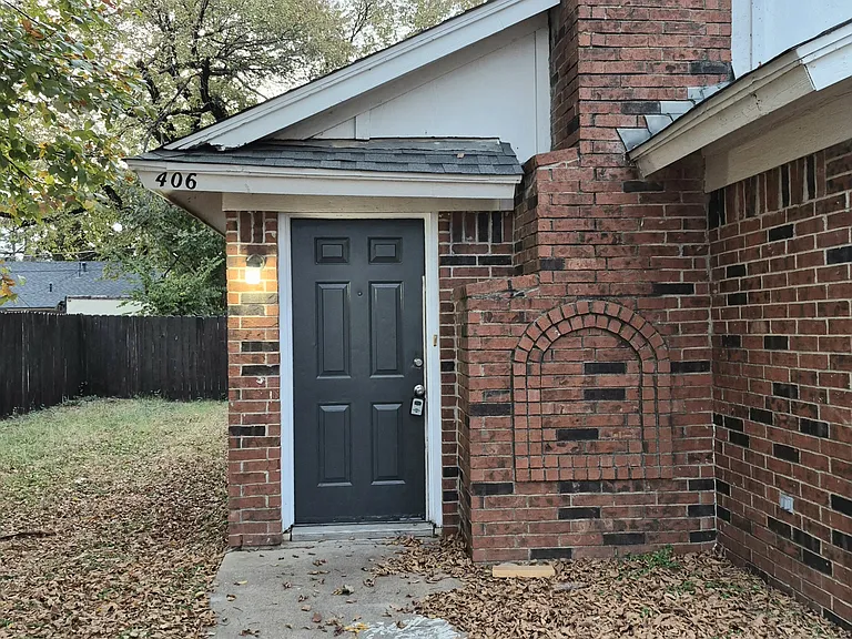 406 Matt Ln — Photo 18