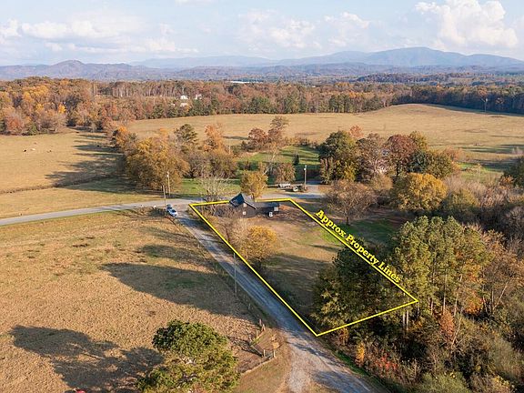 5th image of 2499 Sugar Creek Rd