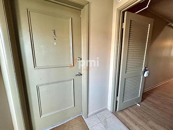 4th image of 111 Harrington Ave Unit 1