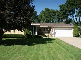 3921 Clearview Dr, Cedar Falls, IA