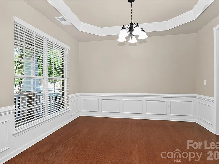 10229 Blairbeth St — Photo 6