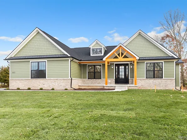 4253 Link Dr, Brighton, MI 48114