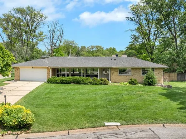 56 Lincord Dr, Saint Louis, MO 63128