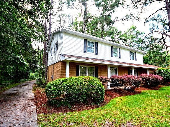 4th image of 1111 Lake Dr