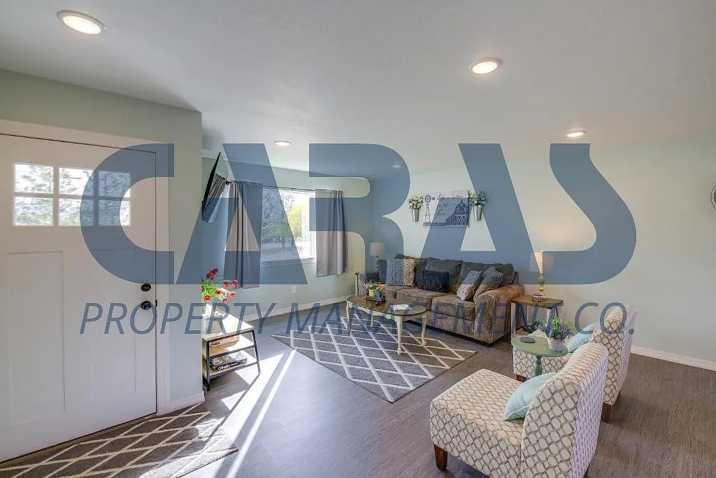 3 bed, 1300 sqft, $2,000 — Photo 4