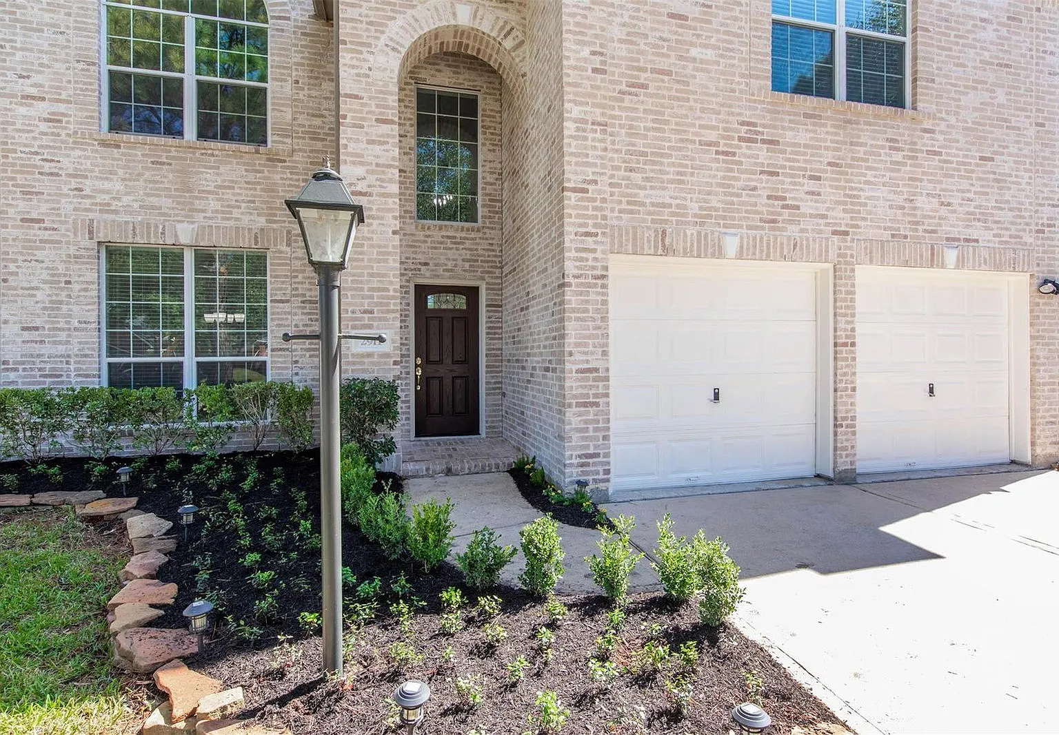 4 bed, 2.5 bath, 2510 sqft, $2,700 — Photo 3
