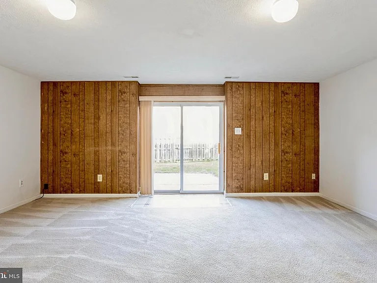 8 Tatler Pl — Photo 41