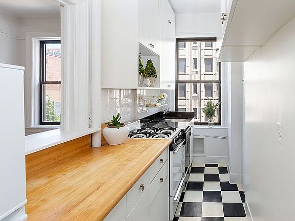 4th image of 599 W End Ave APT 6B