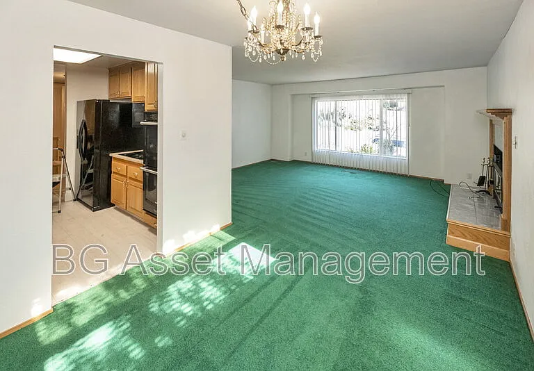 2901 Doidge Ave — Photo 2