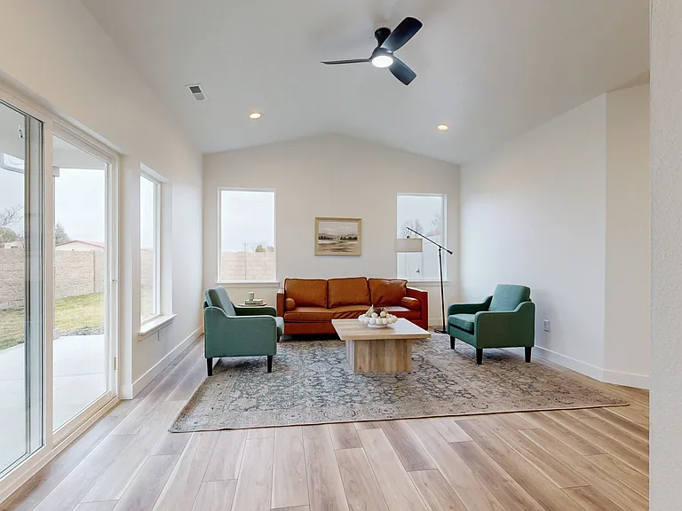 4529 Grove Ct — Photo 11