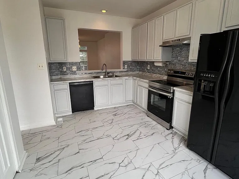 17367 Kildare Ln — Photo 5