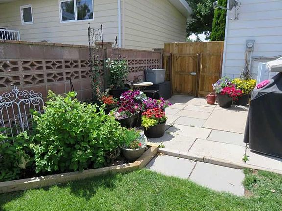 3rd image of 1905 W Beech Rd S