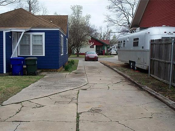 3rd image of 209 E Duffy St #209