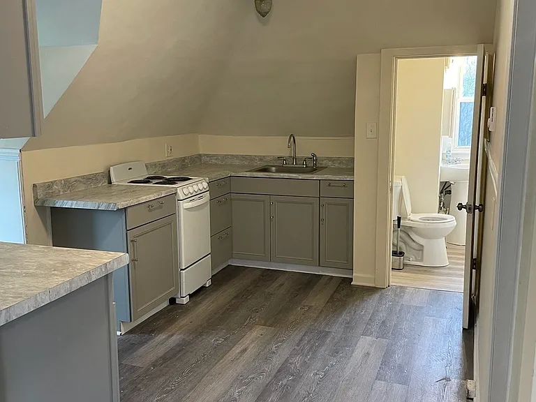 631 Somerset Ave #3 — Photo 2