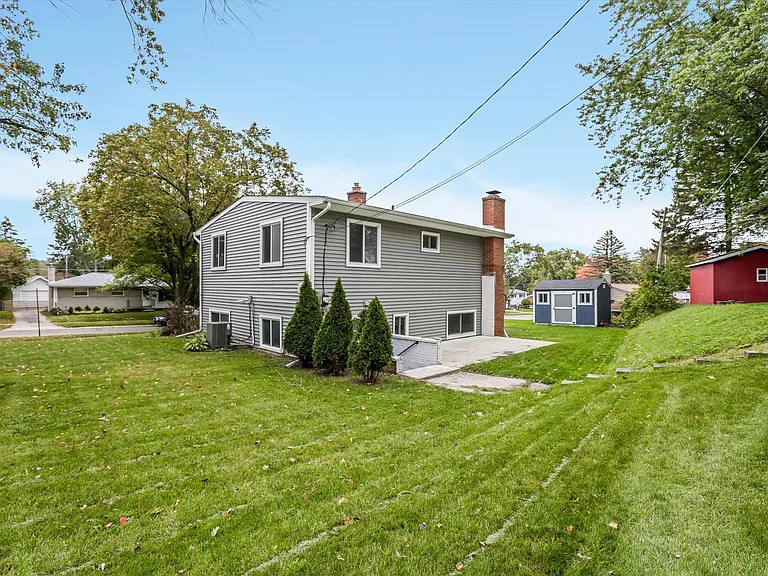 741 Panorama Dr — Photo 19